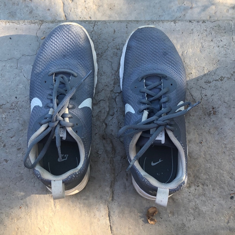 nike air tennis shoes